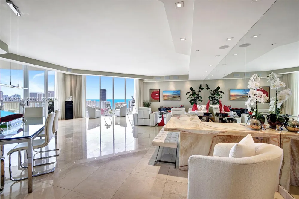 21200 Point Pl #PH2804 Aventura, FL 33180