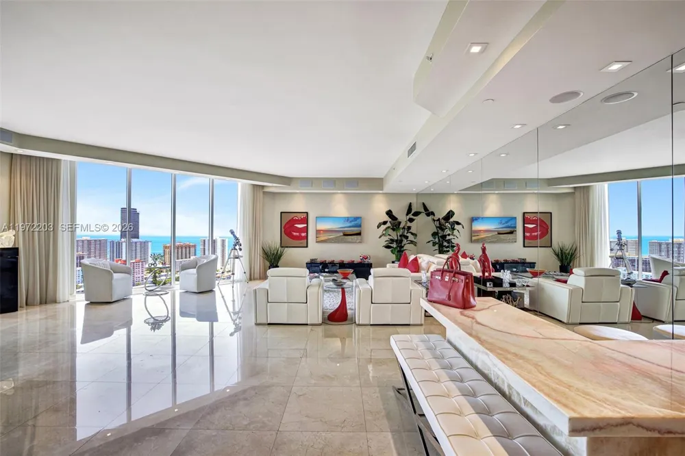21200 Point Pl #PH2804 Aventura, FL 33180
