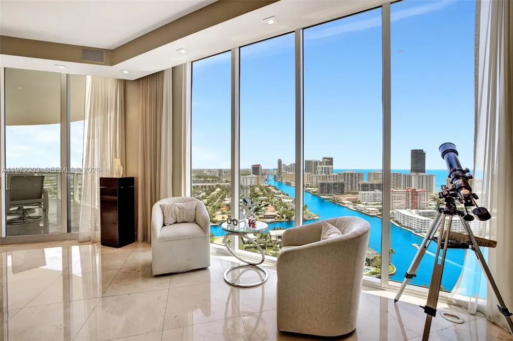 21200 Point Pl #PH2804 Aventura, FL 33180