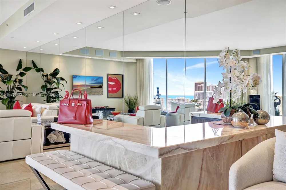 21200 Point Pl #PH2804 Aventura, FL 33180