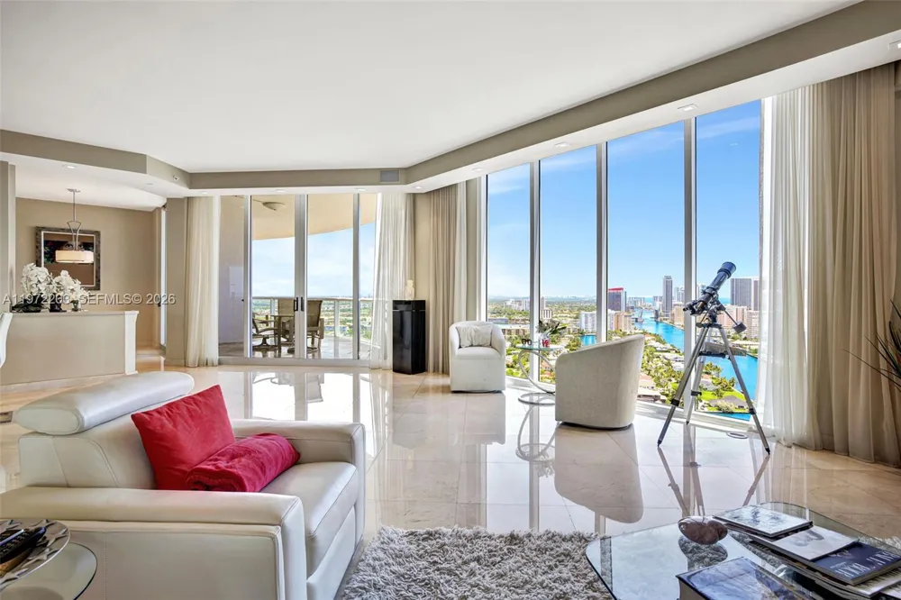 21200 Point Pl #PH2804 Aventura, FL 33180