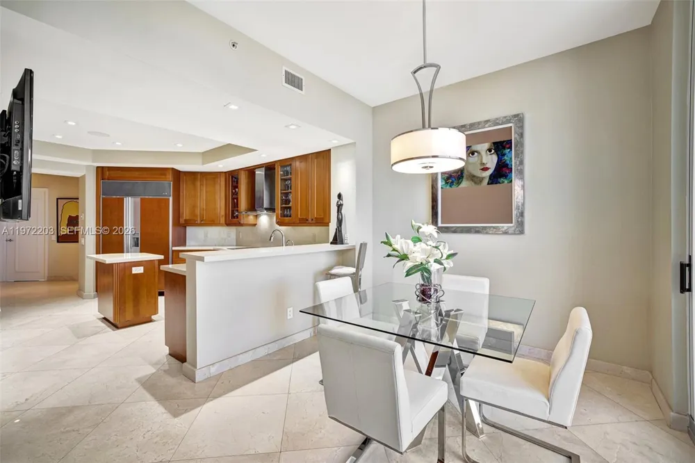 21200 Point Pl #PH2804 Aventura, FL 33180
