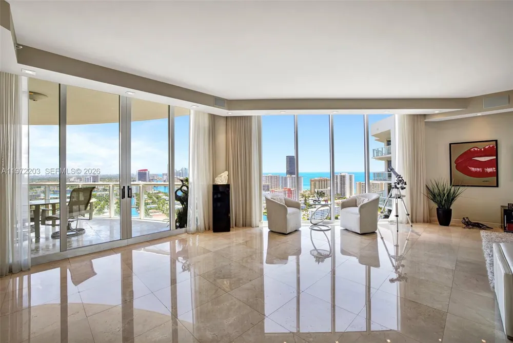 21200 Point Pl #PH2804 Aventura, FL 33180