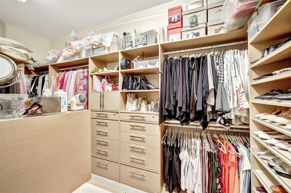 21200 Point Pl #PH2804 Aventura, FL 33180