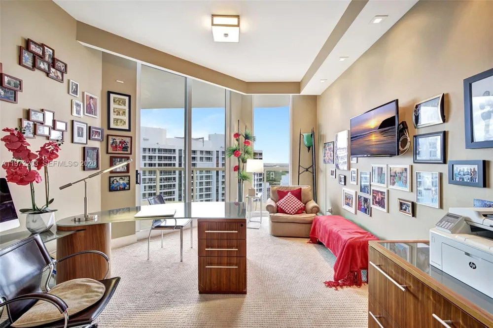 21200 Point Pl #PH2804 Aventura, FL 33180