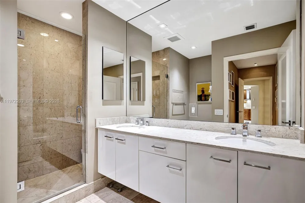 21200 Point Pl #PH2804 Aventura, FL 33180
