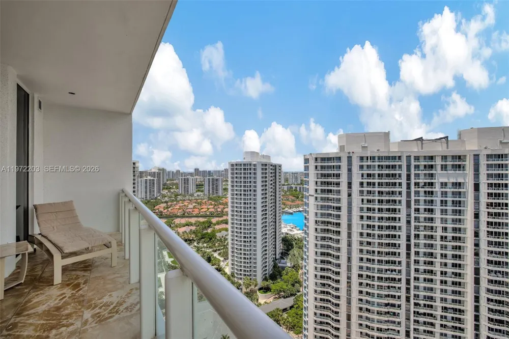 21200 Point Pl #PH2804 Aventura, FL 33180