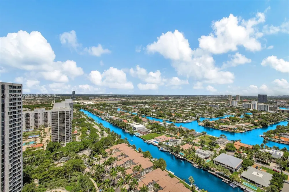 21200 Point Pl #PH2804 Aventura, FL 33180