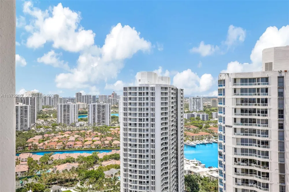21200 Point Pl #PH2804 Aventura, FL 33180