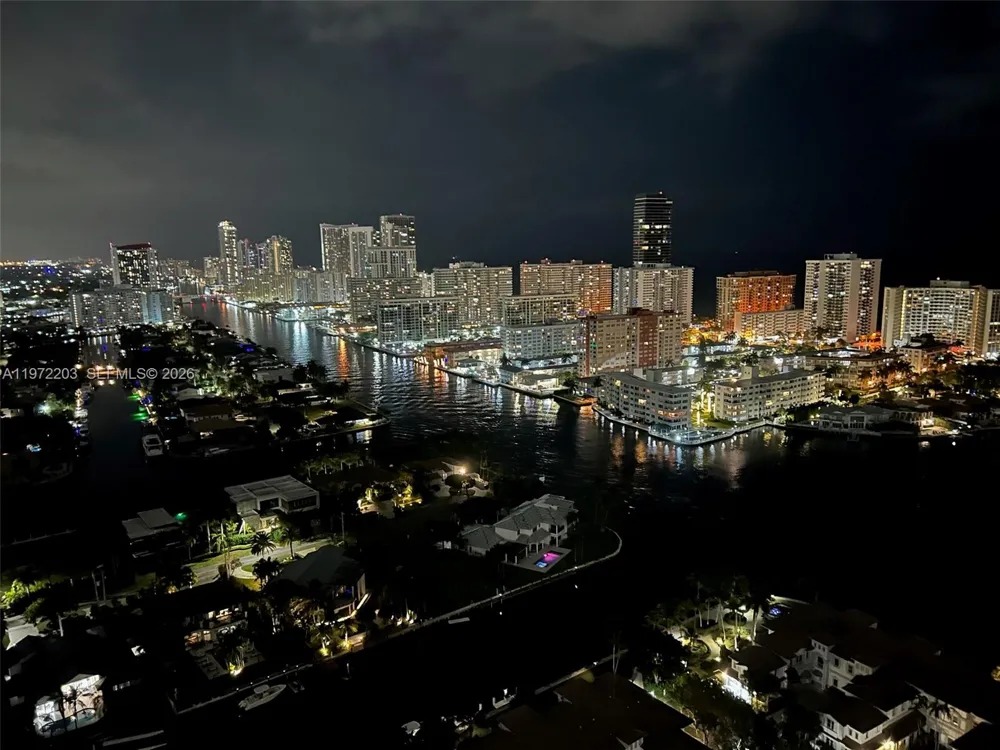 21200 Point Pl #PH2804 Aventura, FL 33180