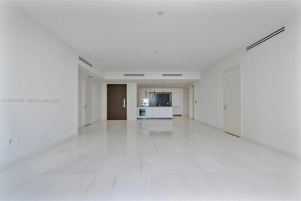 300 Biscayne Blvd Way #903 Miami, FL 33131