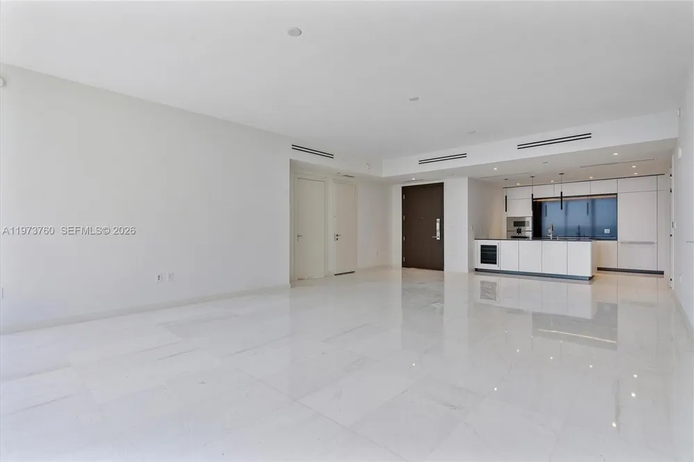 300 Biscayne Blvd Way #903 Miami, FL 33131