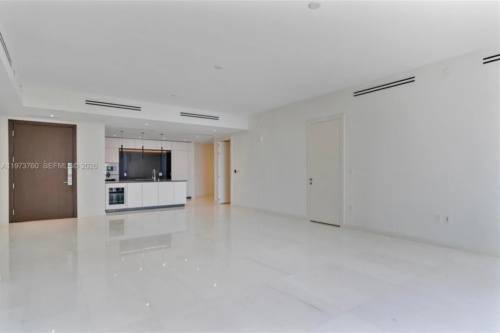 300 Biscayne Blvd Way #903 Miami, FL 33131