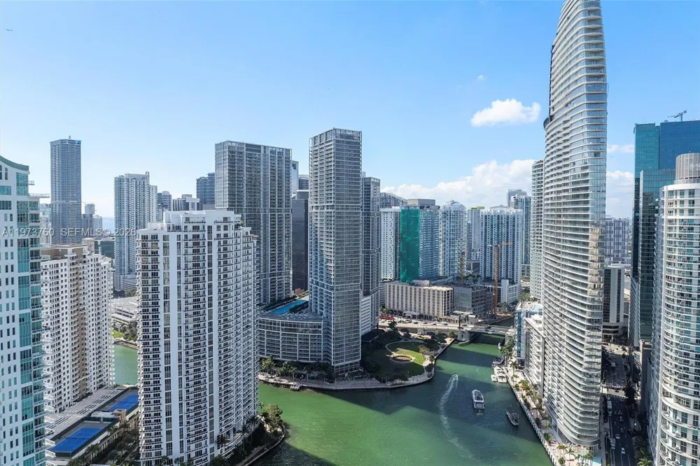 300 Biscayne Blvd Way #903 Miami, FL 33131