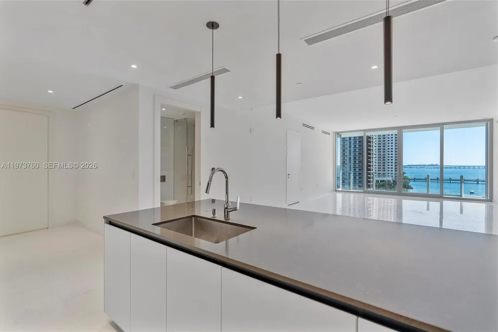 300 Biscayne Blvd Way #903 Miami, FL 33131