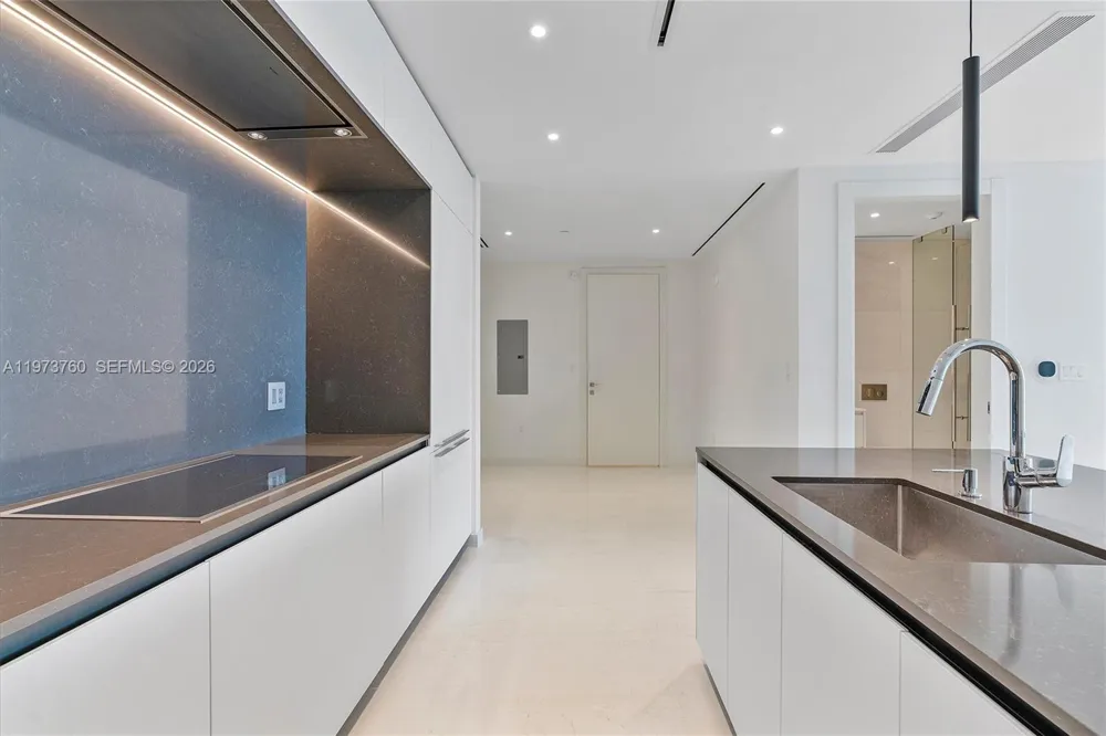 300 Biscayne Blvd Way #903 Miami, FL 33131