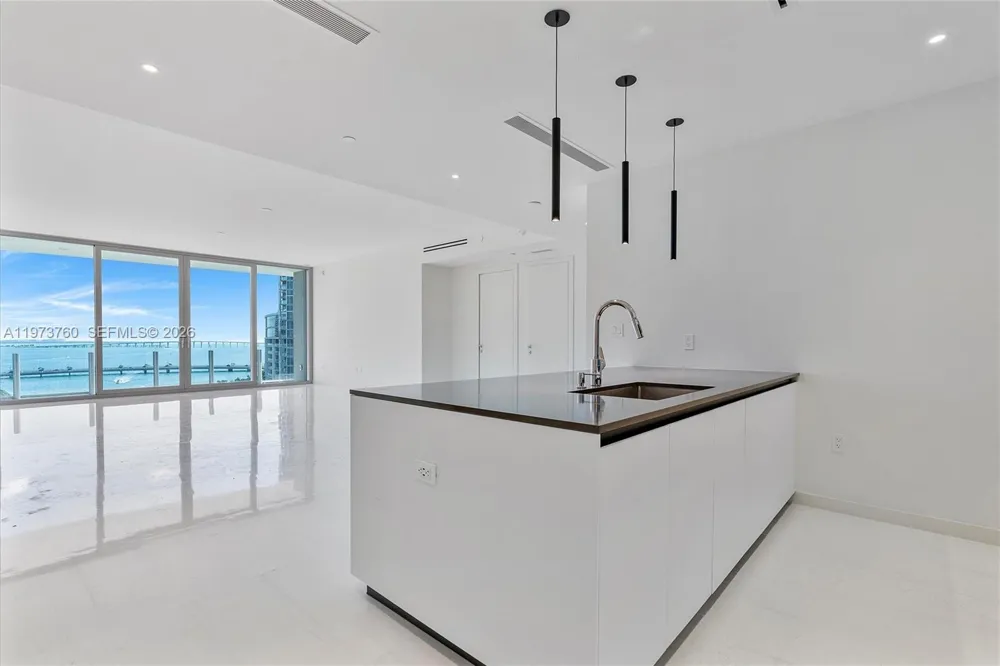 300 Biscayne Blvd Way #903 Miami, FL 33131