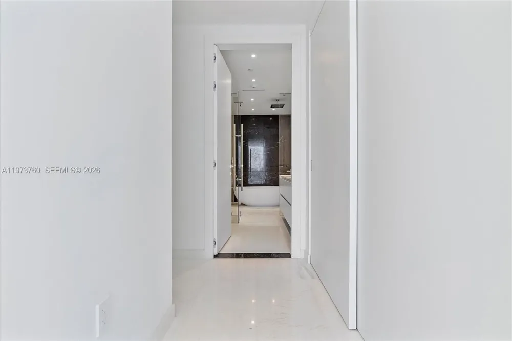 300 Biscayne Blvd Way #903 Miami, FL 33131
