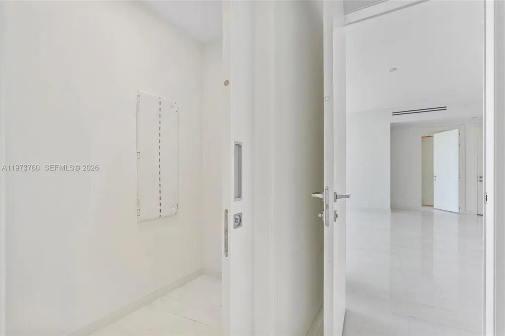 300 Biscayne Blvd Way #903 Miami, FL 33131