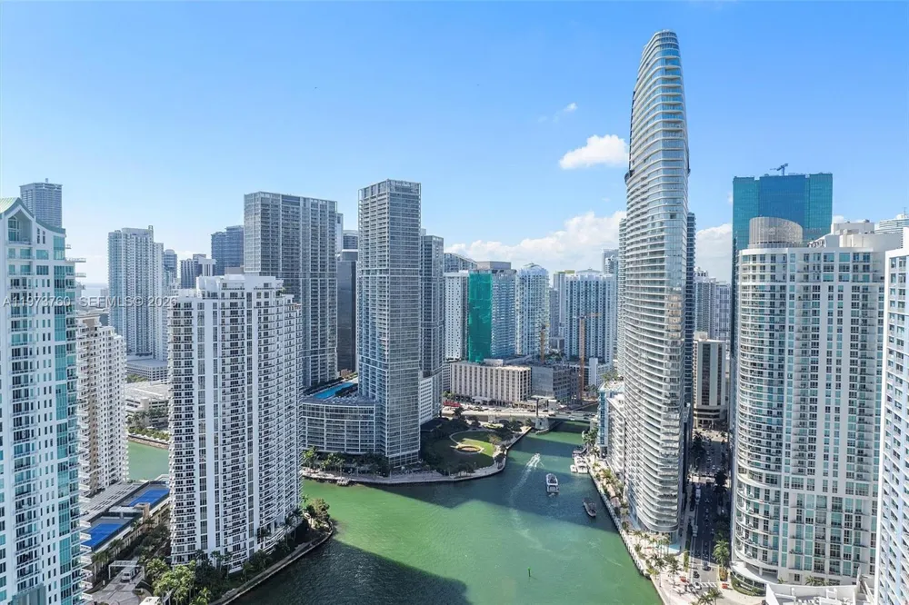300 Biscayne Blvd Way #903 Miami, FL 33131