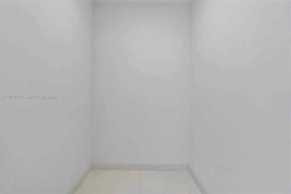 300 Biscayne Blvd Way #903 Miami, FL 33131