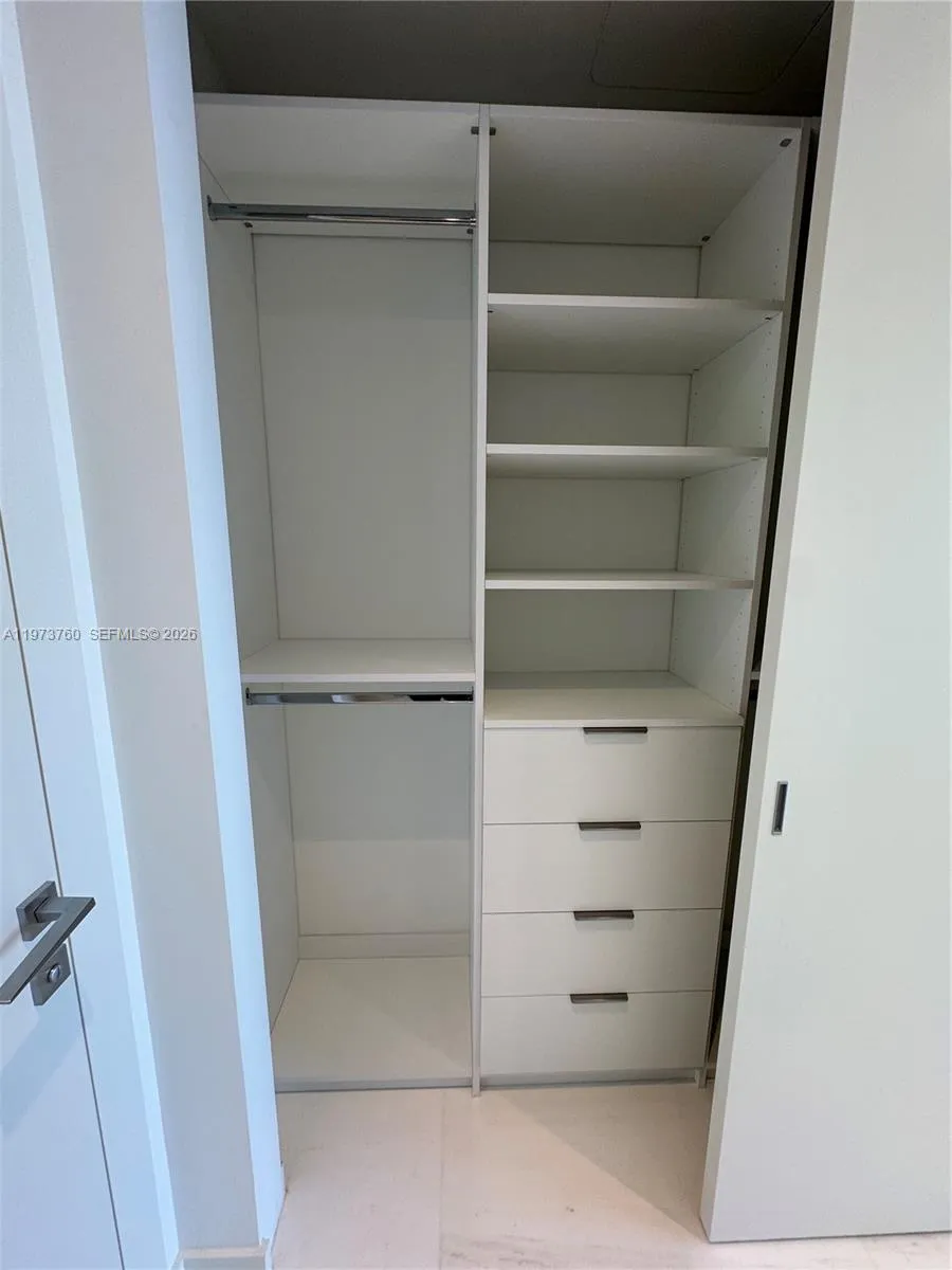 300 Biscayne Blvd Way #903 Miami, FL 33131
