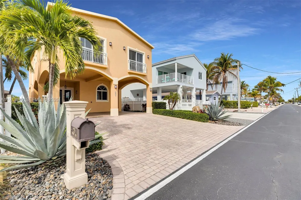 226 Normandy Dr Tavernier, FL 33070