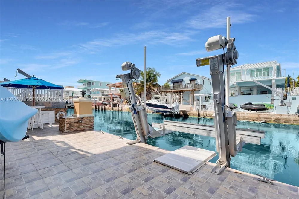 226 Normandy Dr Tavernier, FL 33070