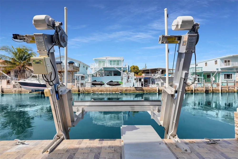 226 Normandy Dr Tavernier, FL 33070