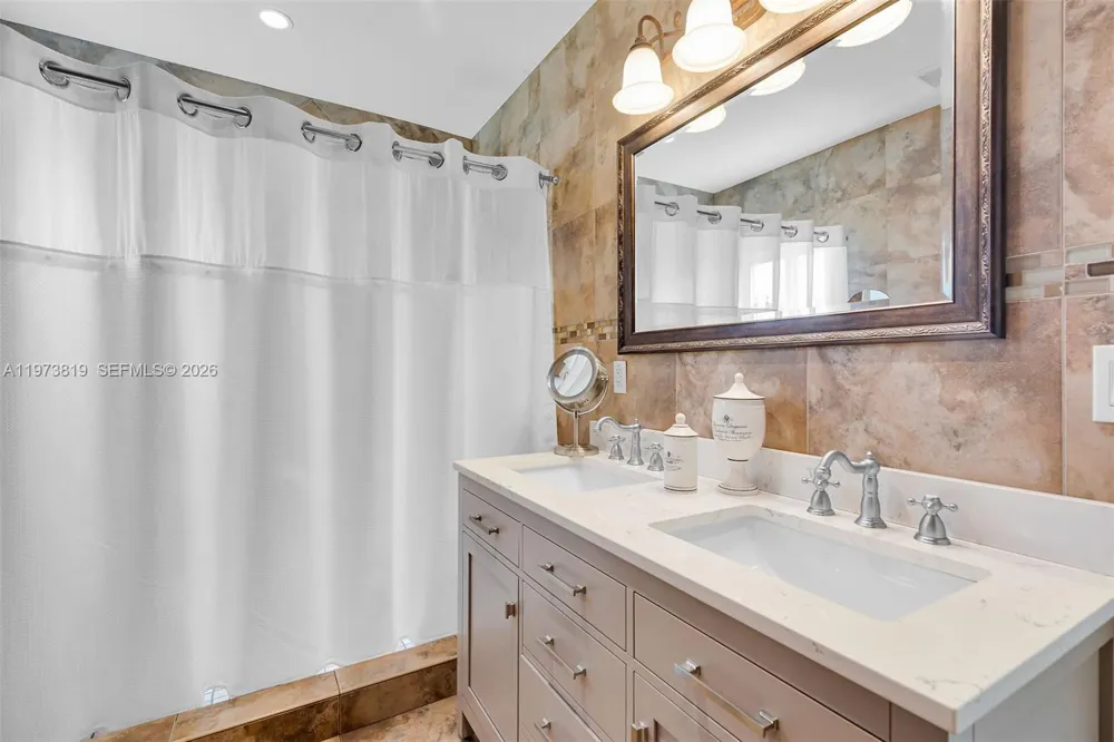 226 Normandy Dr Tavernier, FL 33070