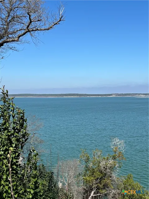 East Lakeshore