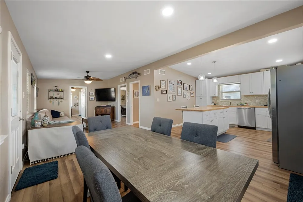622 S Sandpiper Ingleside, TX 78362