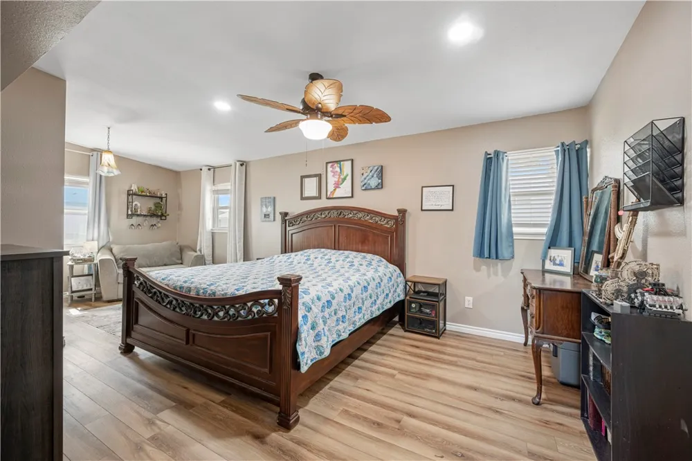 622 S Sandpiper Ingleside, TX 78362