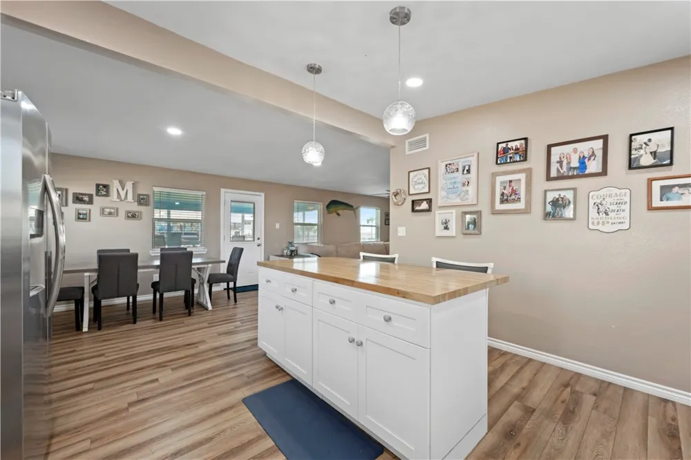 622 S Sandpiper Ingleside, TX 78362