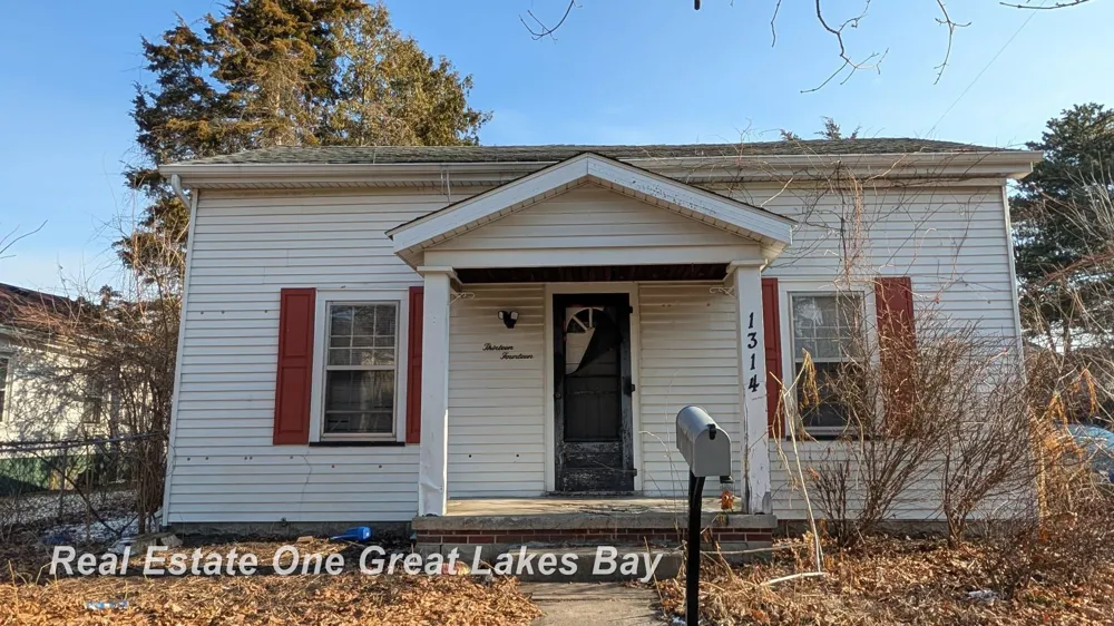 1314 Adams Street Saginaw City, MI 48602