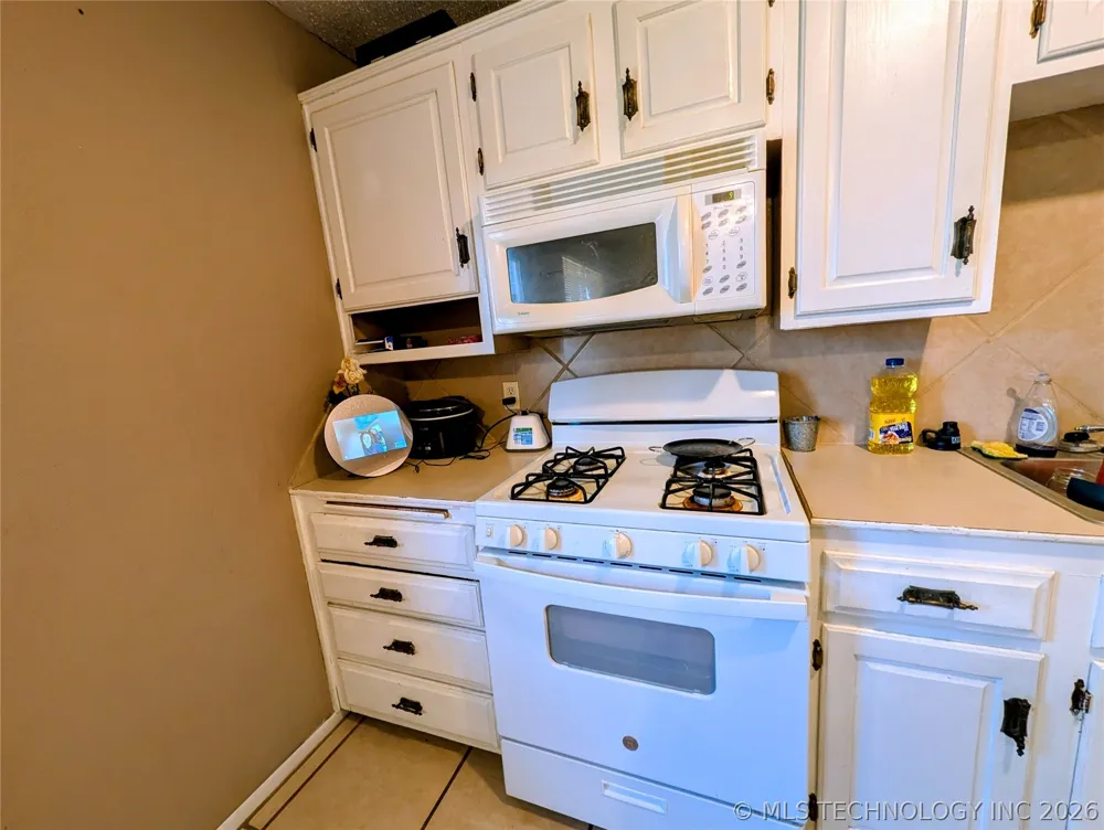 101 Beta Circle Roland, OK 74954