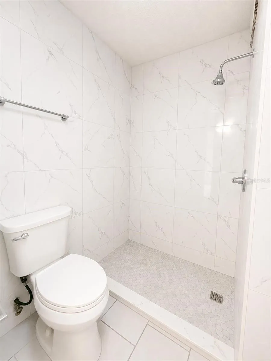 Alturas de Piedras Blanca UNITS D-202 Guaynabo, PR 00969