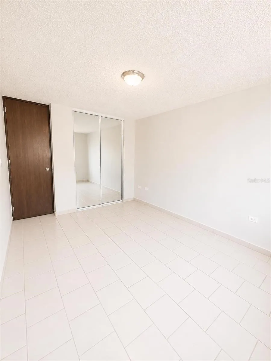 Alturas de Piedras Blanca UNITS D-202 Guaynabo, PR 00969