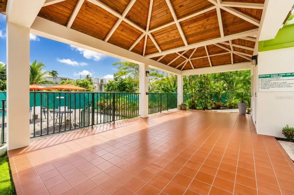 Alturas de Piedras Blanca UNITS D-202 Guaynabo, PR 00969