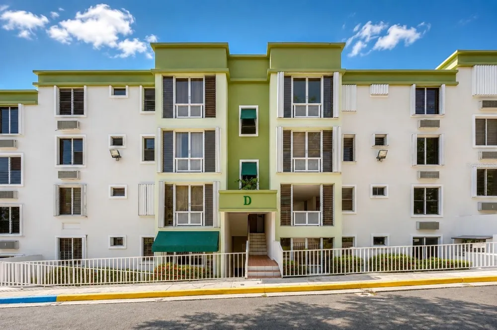 Alturas de Piedras Blanca UNITS D-202 Guaynabo, PR 00969