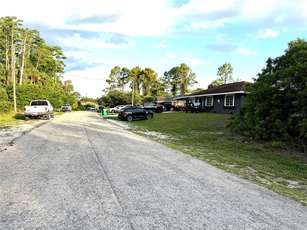 8010 MEMORY CIRCLE Labelle, FL 33935