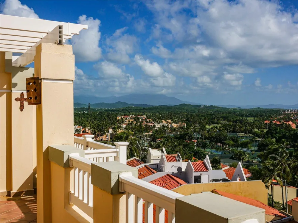 285 PALMAS INN DRIVE #8-302 Humacao, PR 00791
