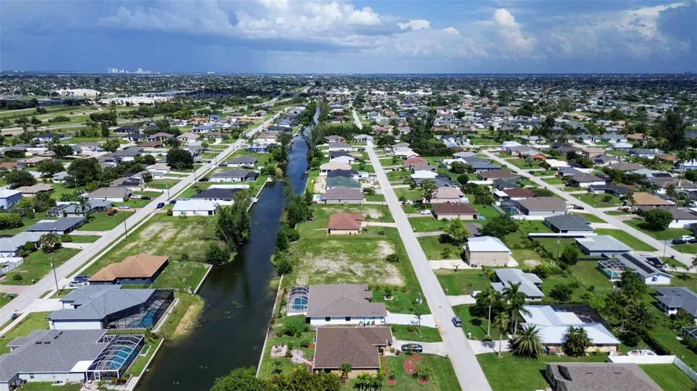 619 SW 26TH TERRACE Cape Coral, FL 33914