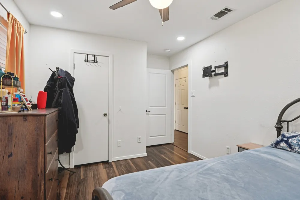 720 Calumet Avenue Cockrell Hill, TX 75211