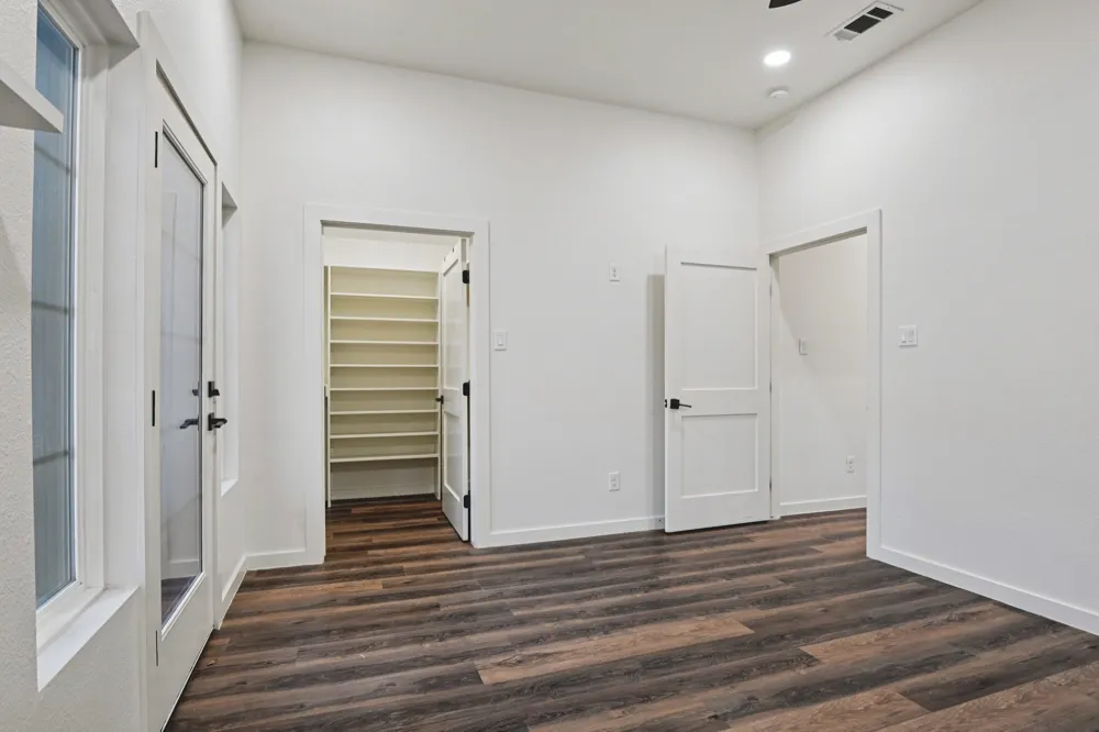 720 Calumet Avenue Cockrell Hill, TX 75211
