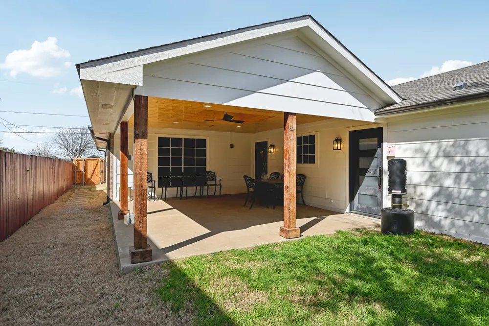 720 Calumet Avenue Cockrell Hill, TX 75211