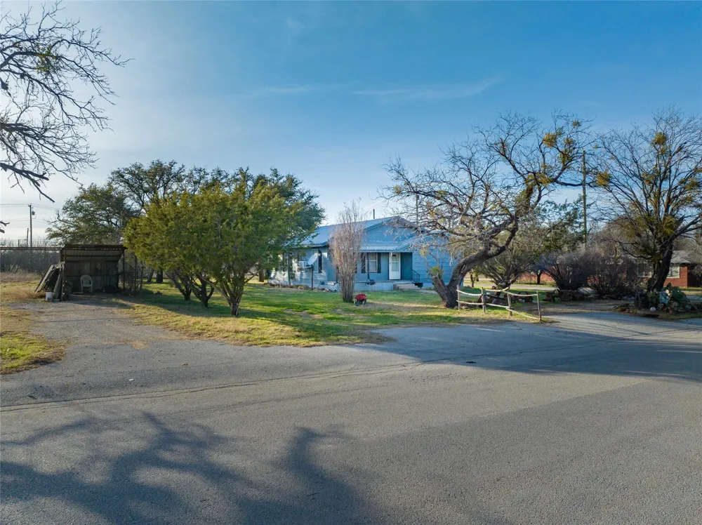 901 S Miller Street Breckenridge, TX 76424