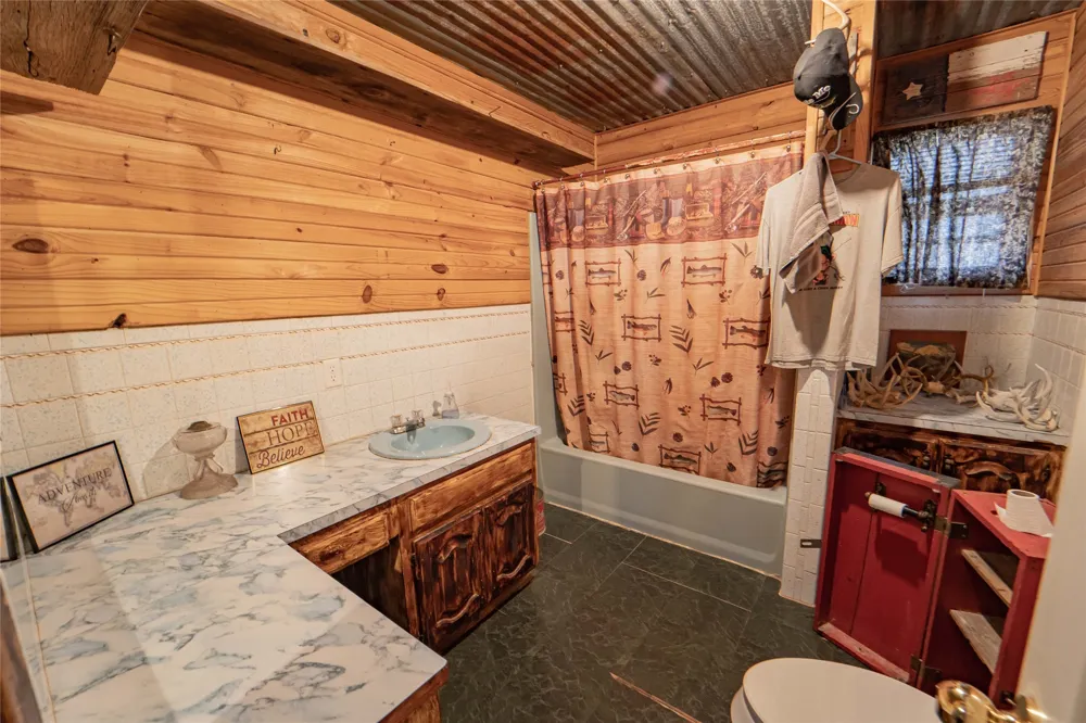 901 S Miller Street Breckenridge, TX 76424