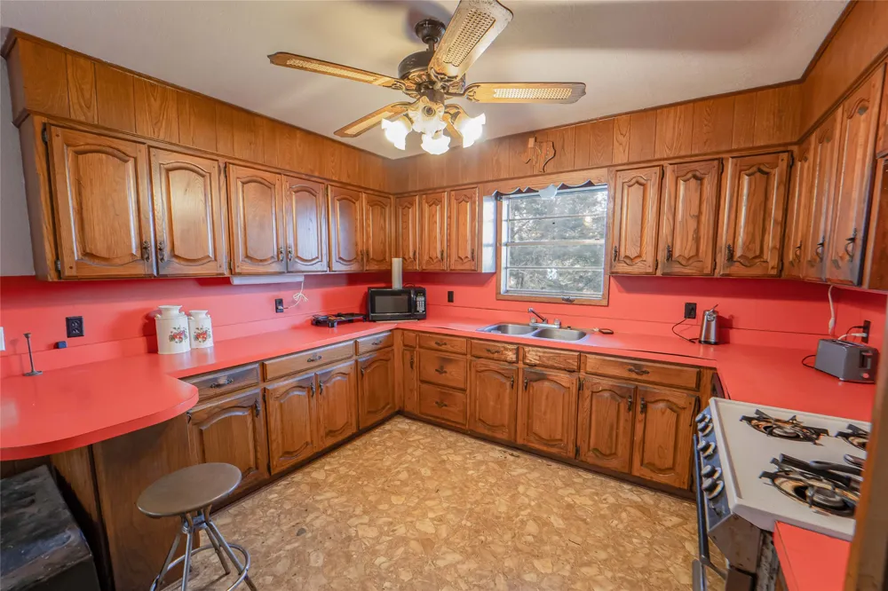 901 S Miller Street Breckenridge, TX 76424