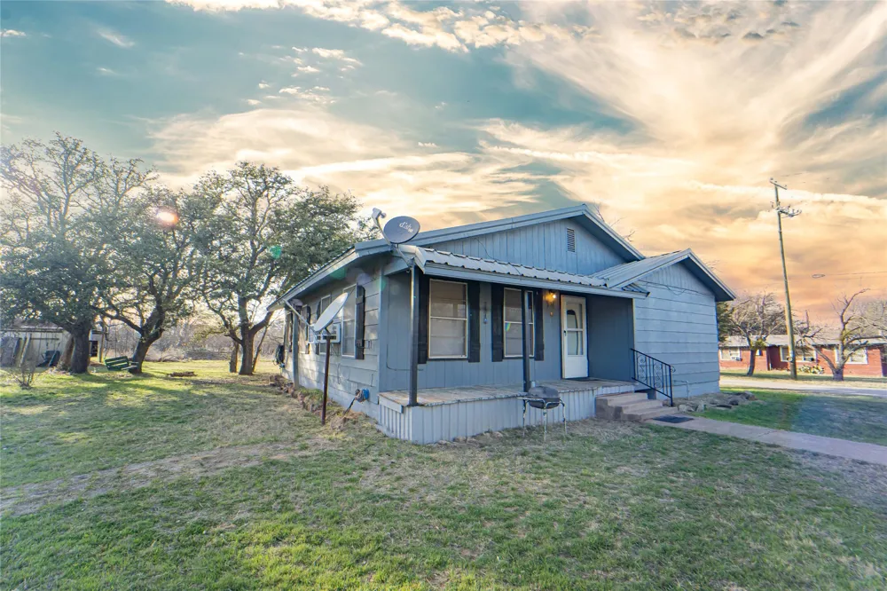 901 S Miller Street Breckenridge, TX 76424